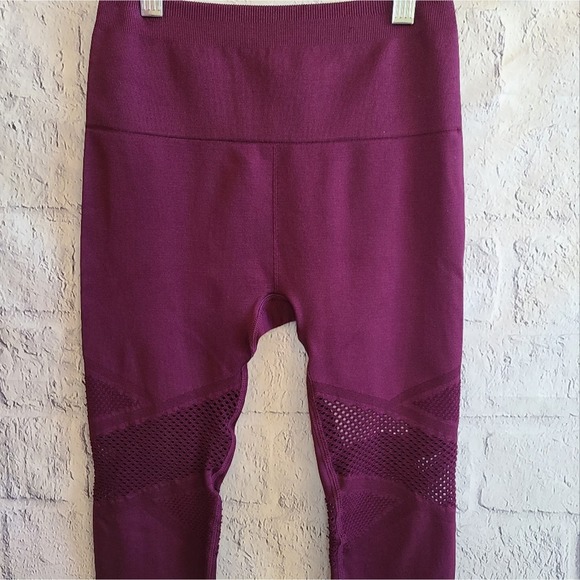 Fabletics Maroon Seemless High-Waisted Mesh Leggings NWT SZ XS - Picture 3 of 10